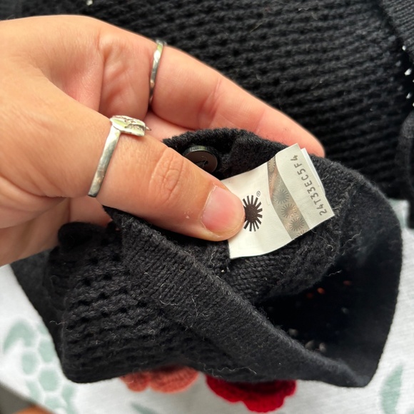 UGG Black Crochet boots women’s 9 NEW IN BOX - Picture 13 of 14